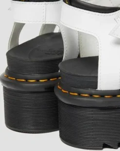 Blaire Quad Hydro Leather Platform Gladiator Sandals in Valkoinen