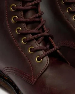 1460 Crazy Horse Leather -maiharit in Kirsikanpunainen