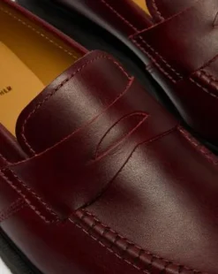 Delapre Penny -loaferit in Burgundi