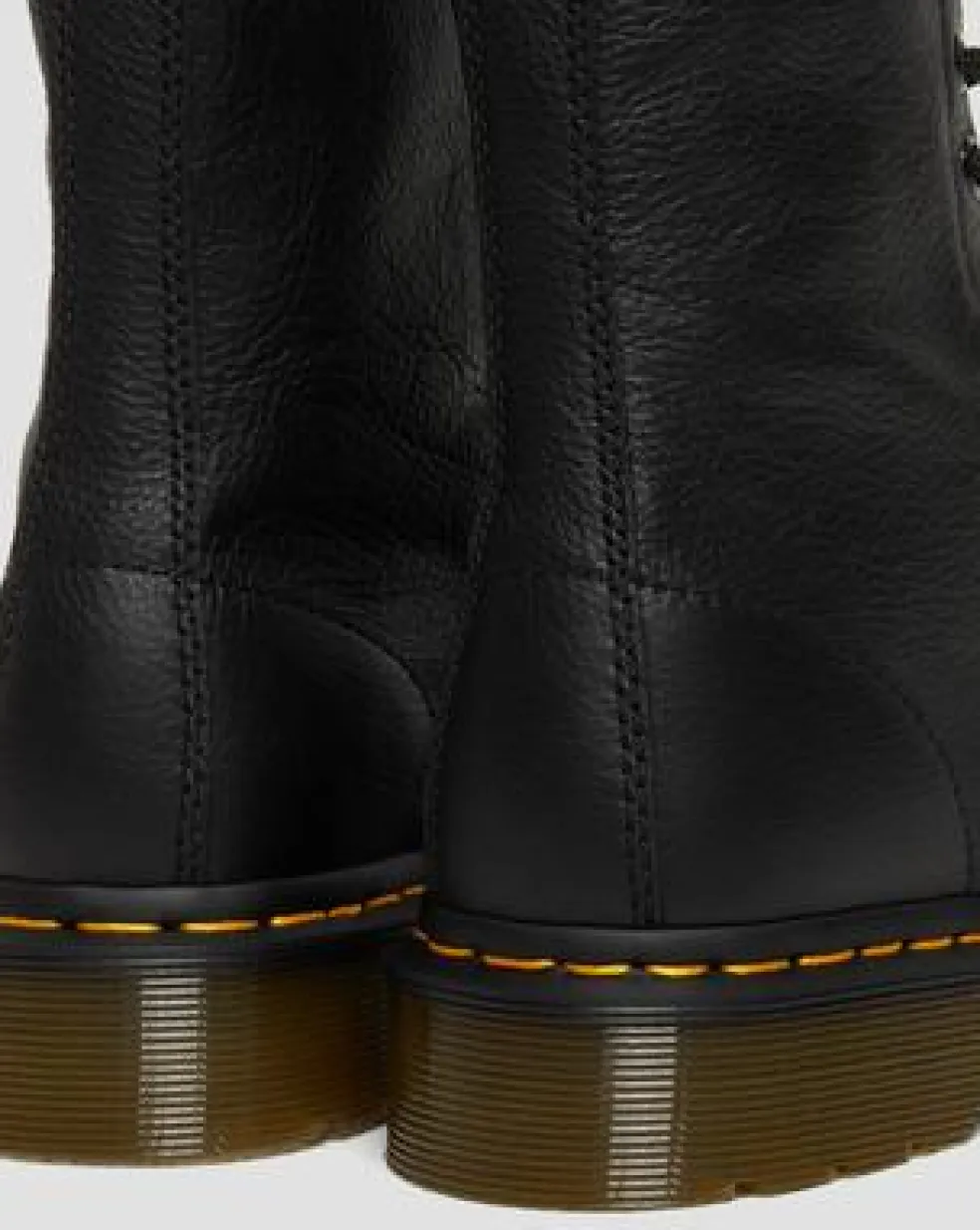 Korkeavartiset 1490 Virginia Leather High -maiharit in Musta