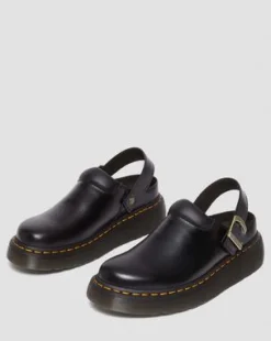 Laketen Leather Platform Mules in Musta