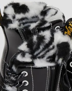 Lasten tekoturkisvuoratut 1460 Serena Patent Faux Fur-Lined -maiharit in Musta