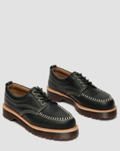 Lowell Wild Grain Leather Moc Toe -kengät in Musta