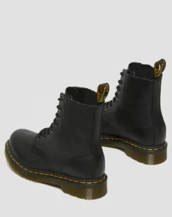1460 Pascal Virginia Leather Lace Up -maiharit in Musta