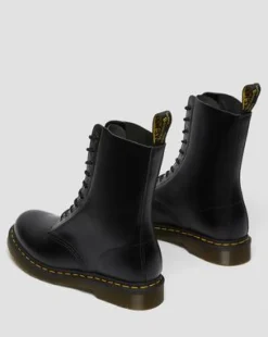 1490 Smooth Leather High Lace Up -maiharit in Musta