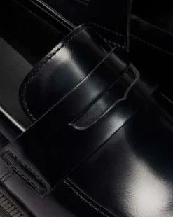 Temara Polished Smooth -kiiltävänahkaiset loaferit in Musta