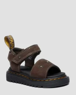 Toddler Flower Debossed Nubuck Strap -sandaalit in Tummanruskea