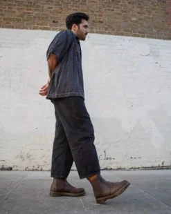 2976 Yellow Stitch Crazy Horse Chelsea -bootsit in Tummanruskea