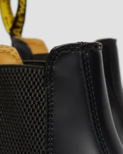 2976 Yellow Stitch Smooth Leather Chelsea -bootsit in Musta
