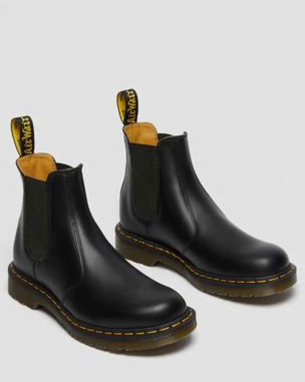 2976 Yellow Stitch Smooth Leather Chelsea -bootsit in Musta