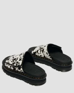 Zebzag Dalmatian Hair On Leather Platform Slides -sandaalit in Kerma & Musta